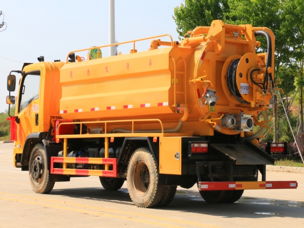 國六東風(fēng)大福瑞卡10方清洗吸污車 國六東風(fēng)大福瑞卡10方清洗吸污車