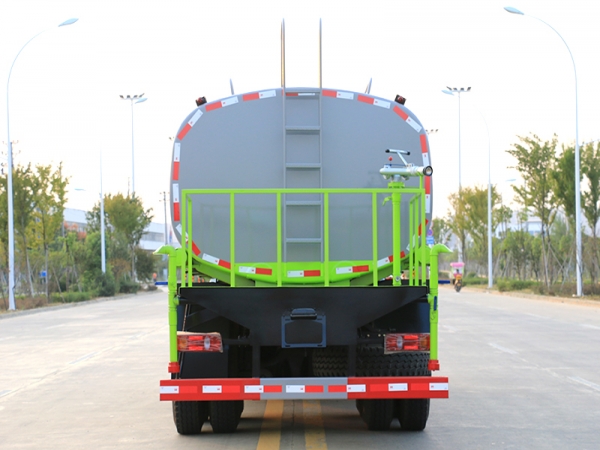 國(guó)六東風(fēng)D3L后八輪 19.3噸 灑水車(chē)? 國(guó)六東風(fēng)D3L后八輪 19.3噸 灑水車(chē)?
