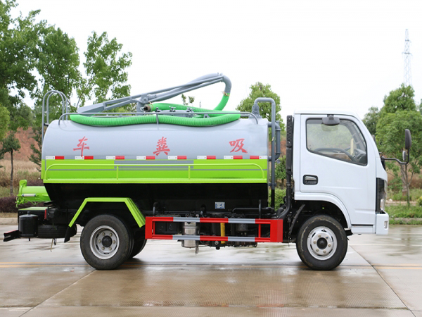 國(guó)六 東風(fēng)小福瑞卡 5方吸糞車(chē) 國(guó)六 東風(fēng)小福瑞卡 5方吸糞車(chē)