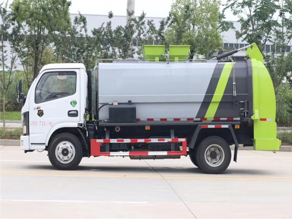 國(guó)六東風(fēng)小多利卡 4.5方 餐廚垃圾車 國(guó)六東風(fēng)小多利卡 4.5方 餐廚垃圾車