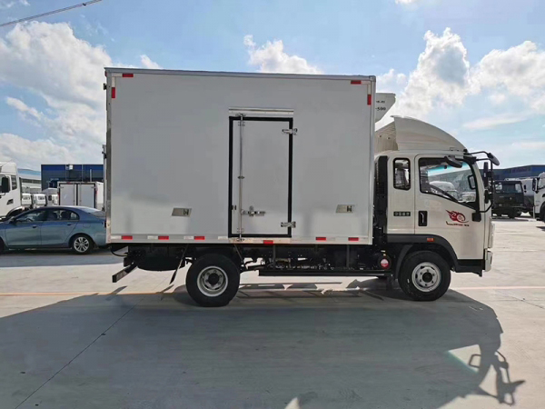 國(guó)六重汽豪沃排半冷藏車(chē) 國(guó)六重汽豪沃排半冷藏車(chē)