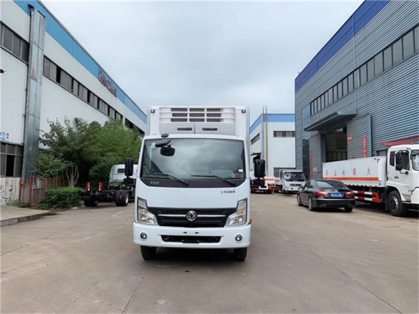 國(guó)六東風(fēng)凱普特冷藏車(chē)