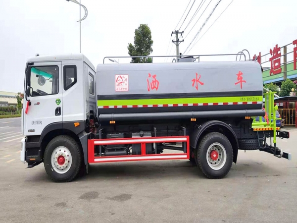 國六東風多利卡D9加長版 國六東風多利卡D9加長版